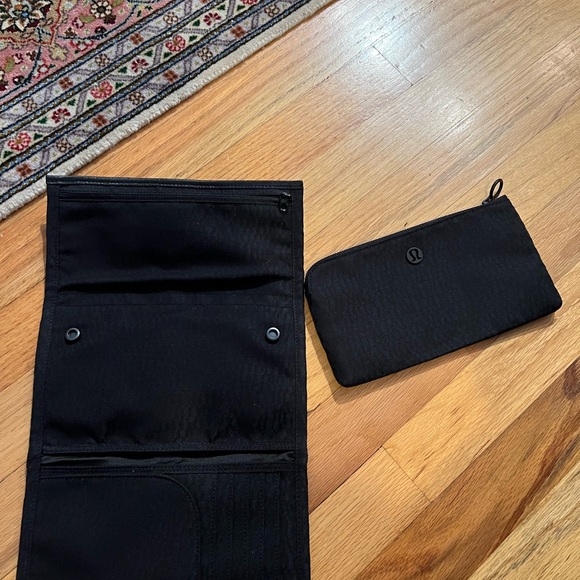 Lululeman Large Travel Clutch - Picture 12 of 16